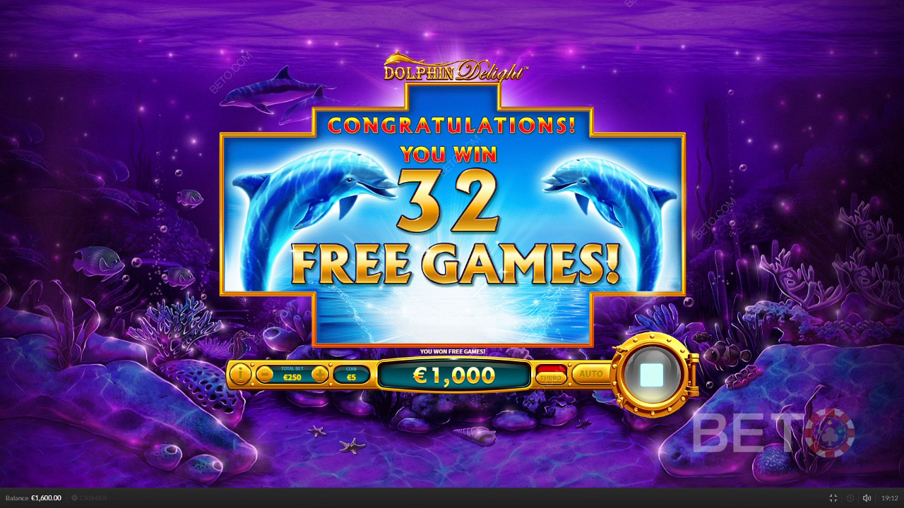 Free spins feature activation in Dolphin Delight slot
