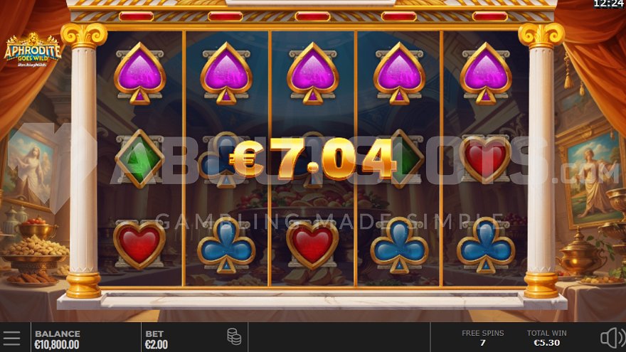 Winning combination of five spades in the top row during free spins
