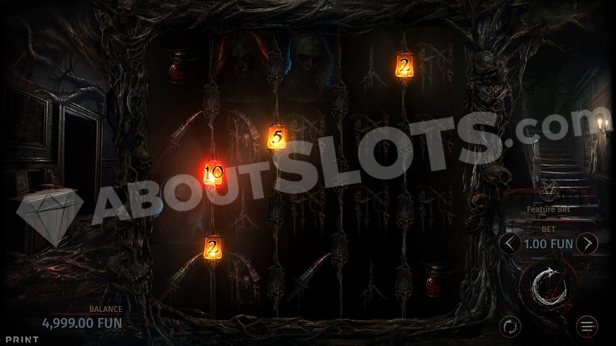 Five slot reels set in an abandoned house with skeletons and ghosts.