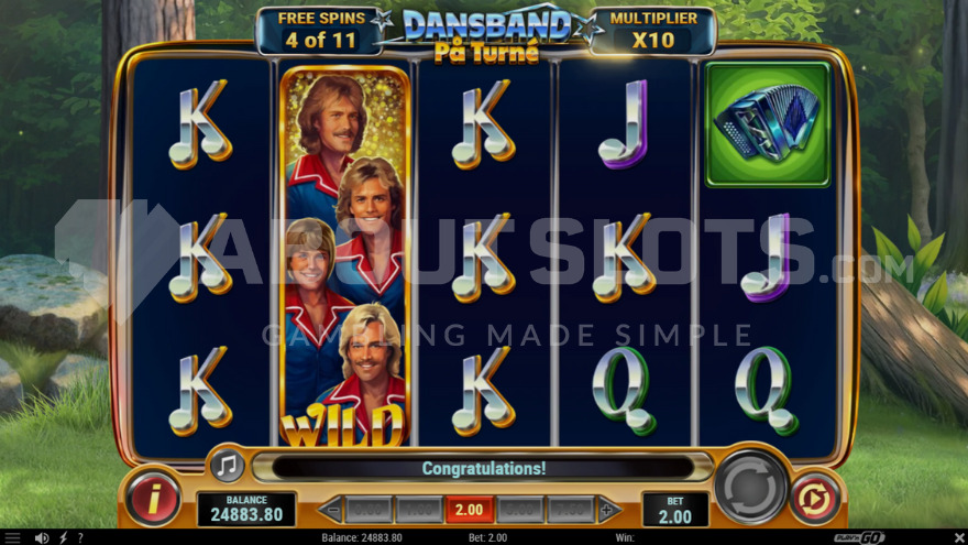 Bonus game with free spins featuring a fully expanded wild symbol on the second reel