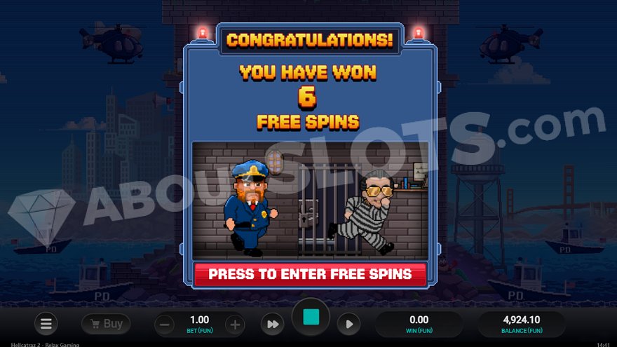 Introduction screen showing a police officer chasing a robber in striped clothing, offering 6 free spins.